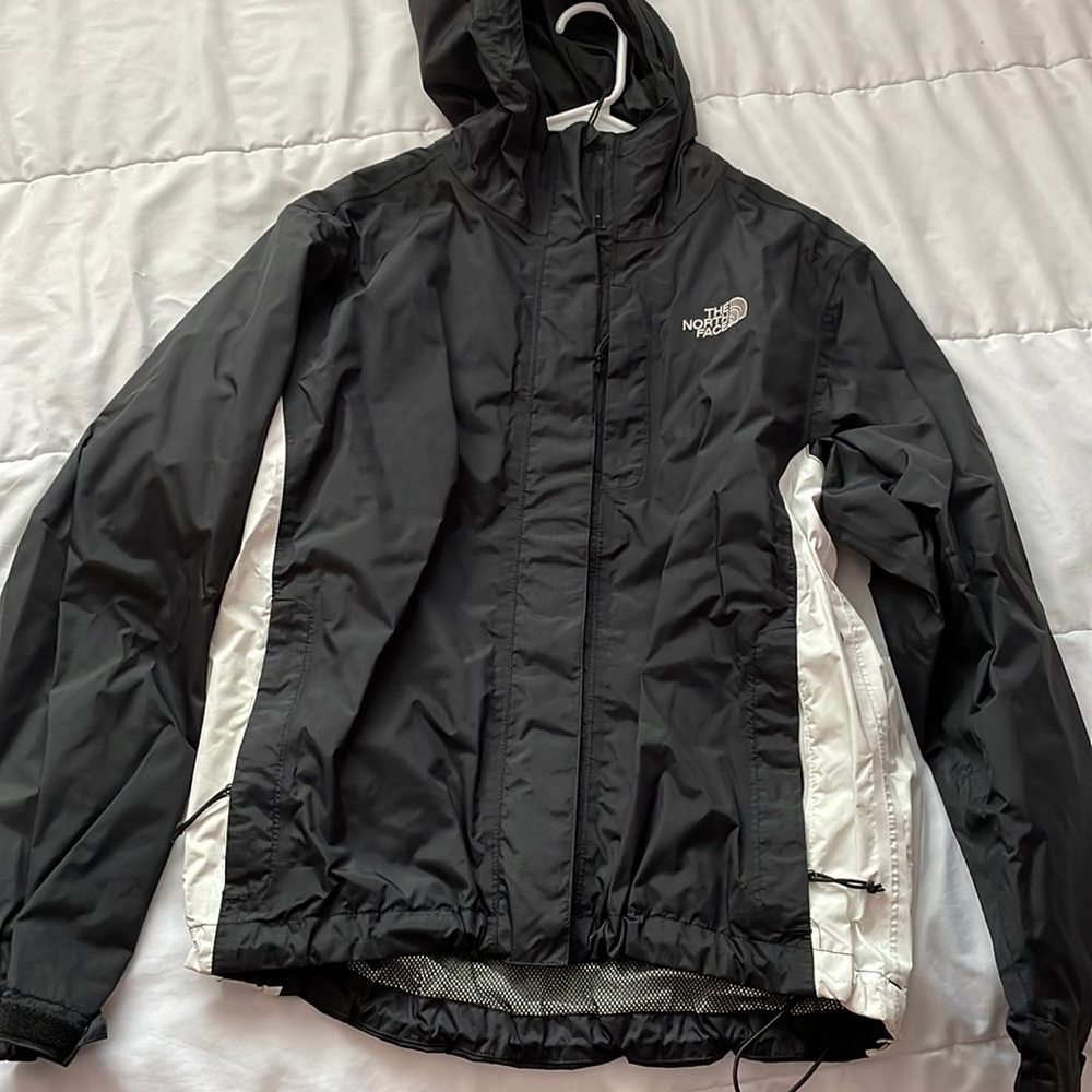 north face windbreaker